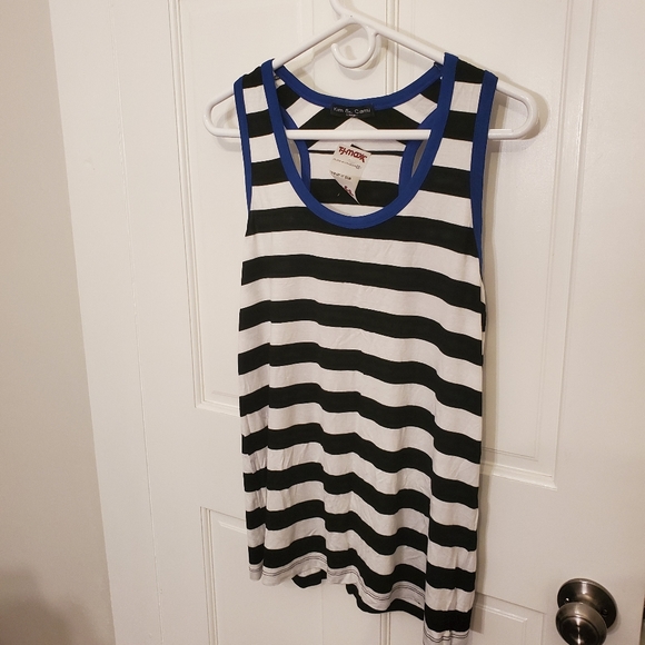 🛍 Striped Racerback Tank 🛍 - Picture 1 of 2